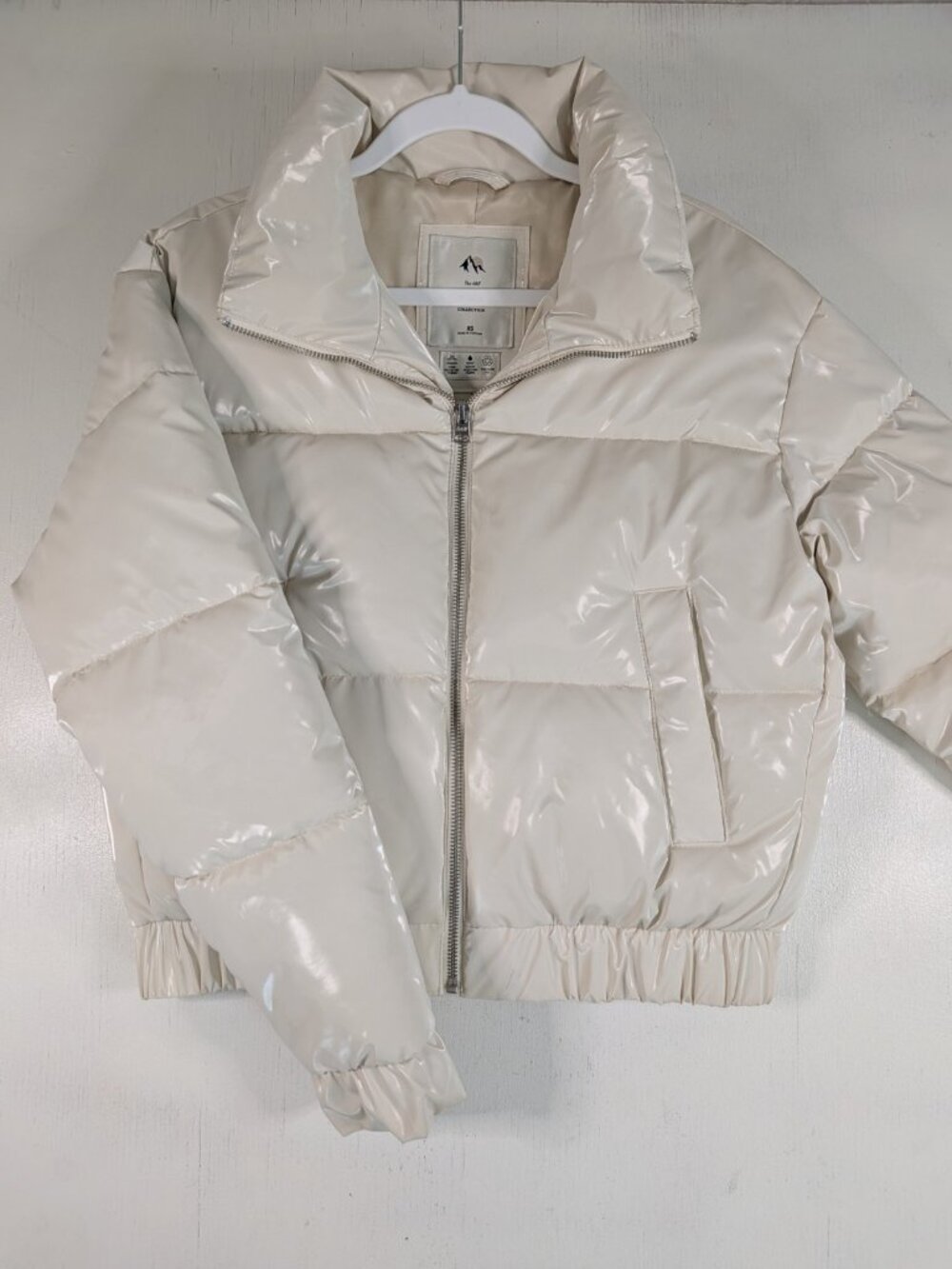 Abercrombie & Fitch Ultra Puffer Jacket Womens XS Cream Glossy Cropped Full Zip